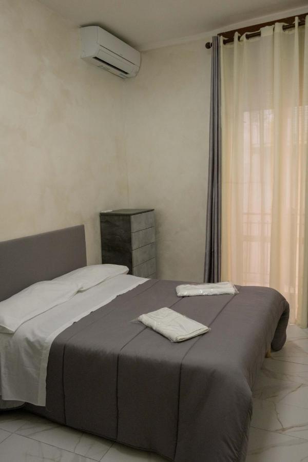 Casa Vacanza Russo Enzo 那不勒斯 外观 照片