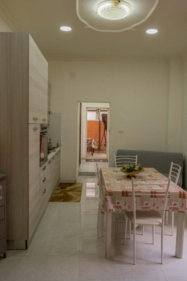 Casa Vacanza Russo Enzo 那不勒斯 外观 照片